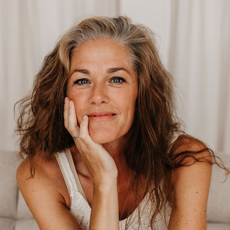 Lizette van de Weerd - Kundalinie, Cosmic en Spinal NRGY sessies - Yogahouse, Arnhem